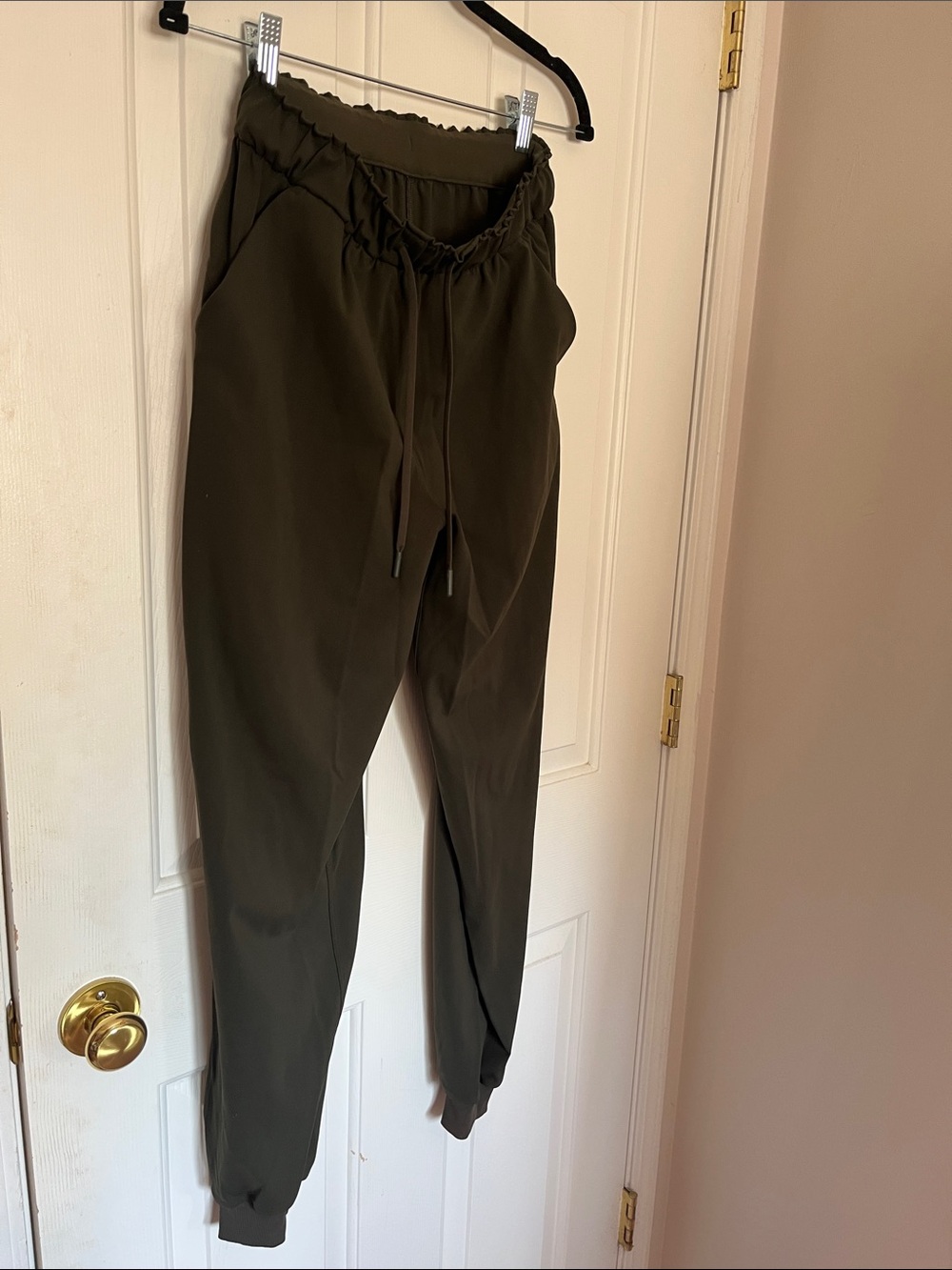 Lululemon Olive Green Drawstring Joggers with Elastic Cuffs